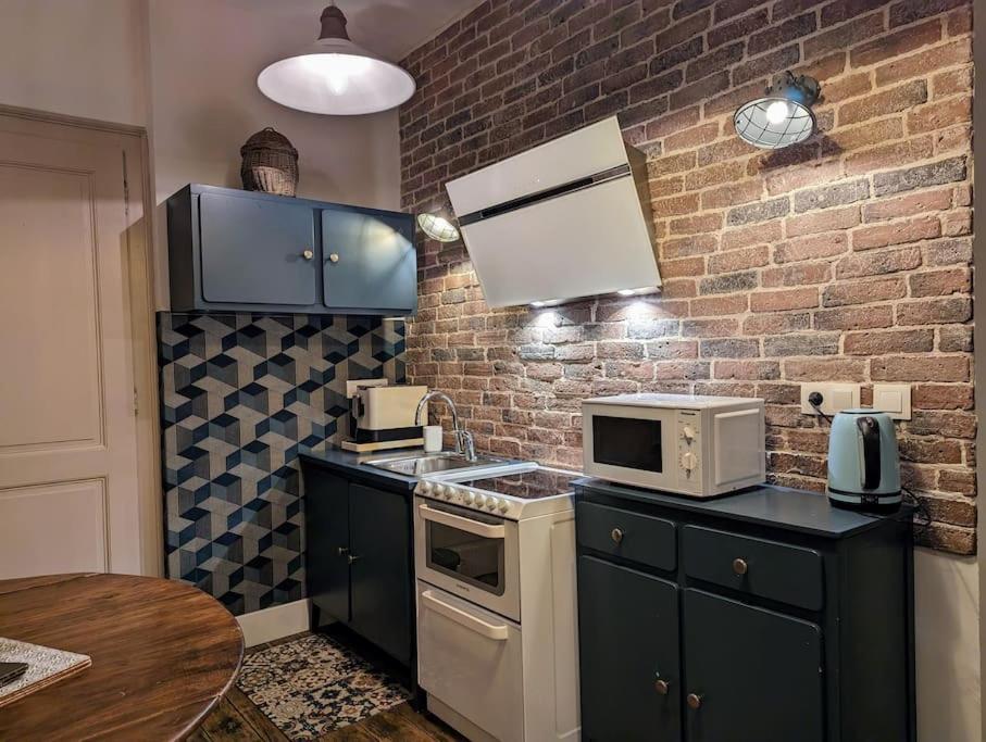 L'Appartement Du Voisin D'Hugo 브장송 외부 사진