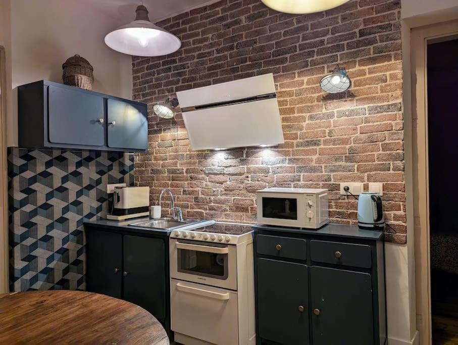 L'Appartement Du Voisin D'Hugo 브장송 외부 사진
